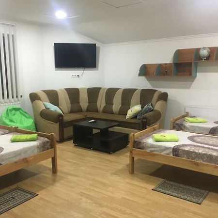 Alekselena Hotell Malekhuv Exteriör bild