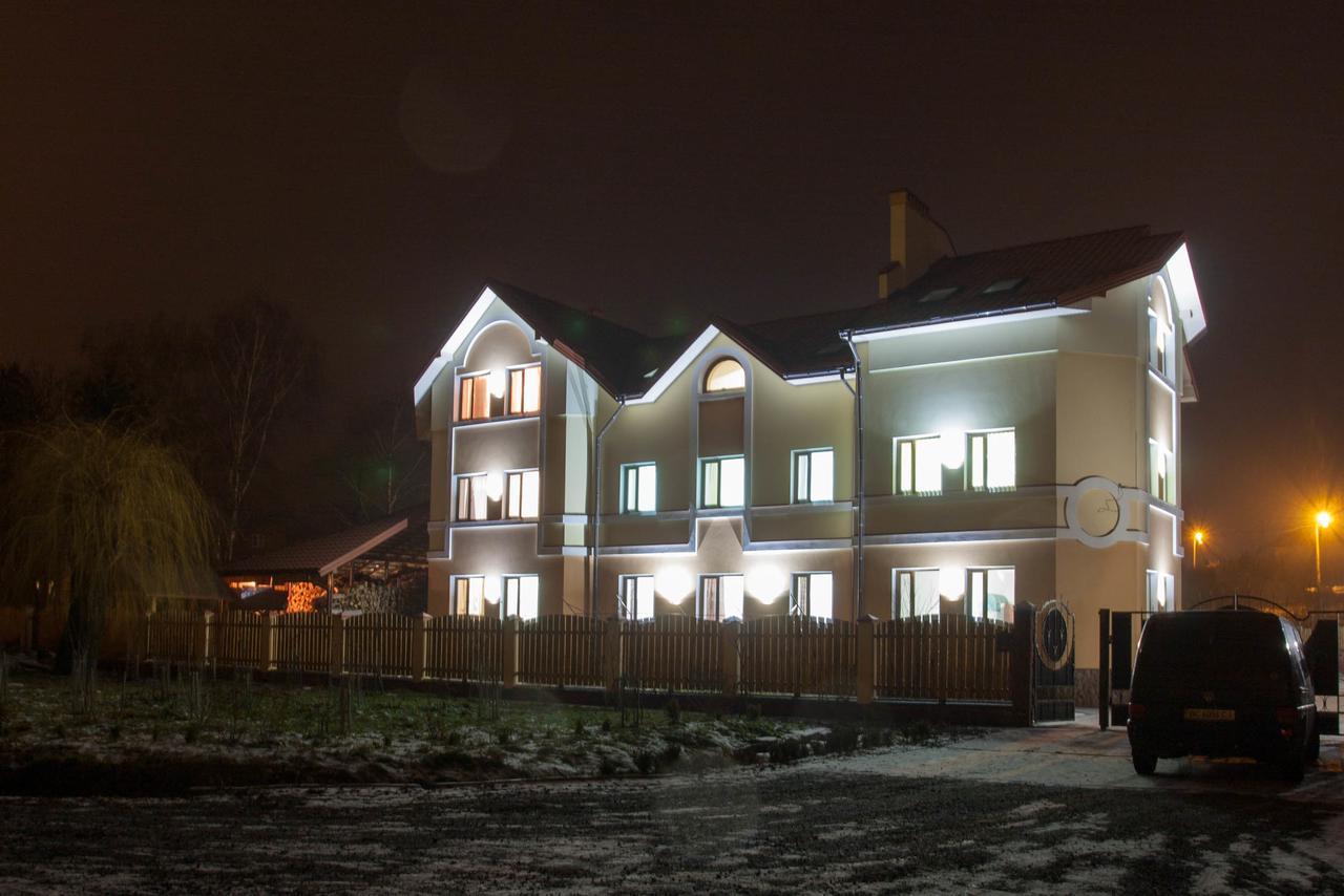 Alekselena Hotell Malekhuv Exteriör bild