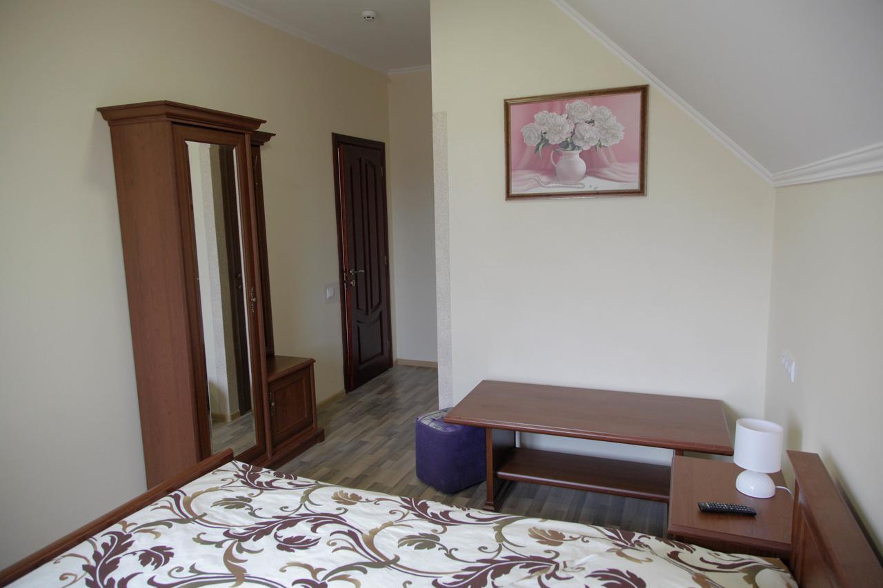 Alekselena Hotell Malekhuv Exteriör bild
