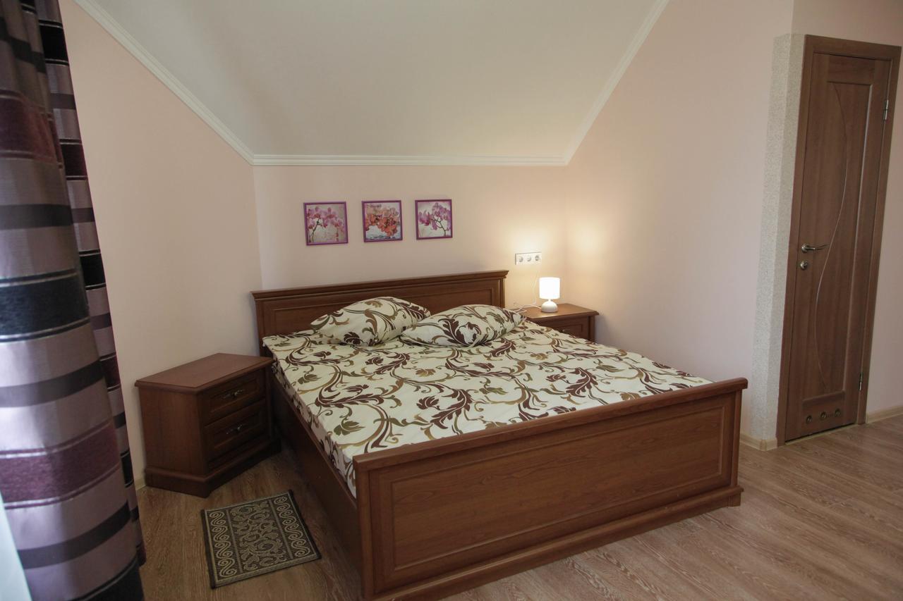 Alekselena Hotell Malekhuv Exteriör bild